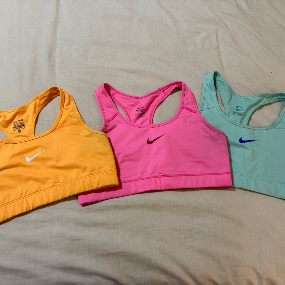 6 - Nike Vibrant Sports Bra Set - Picture 2 of 3